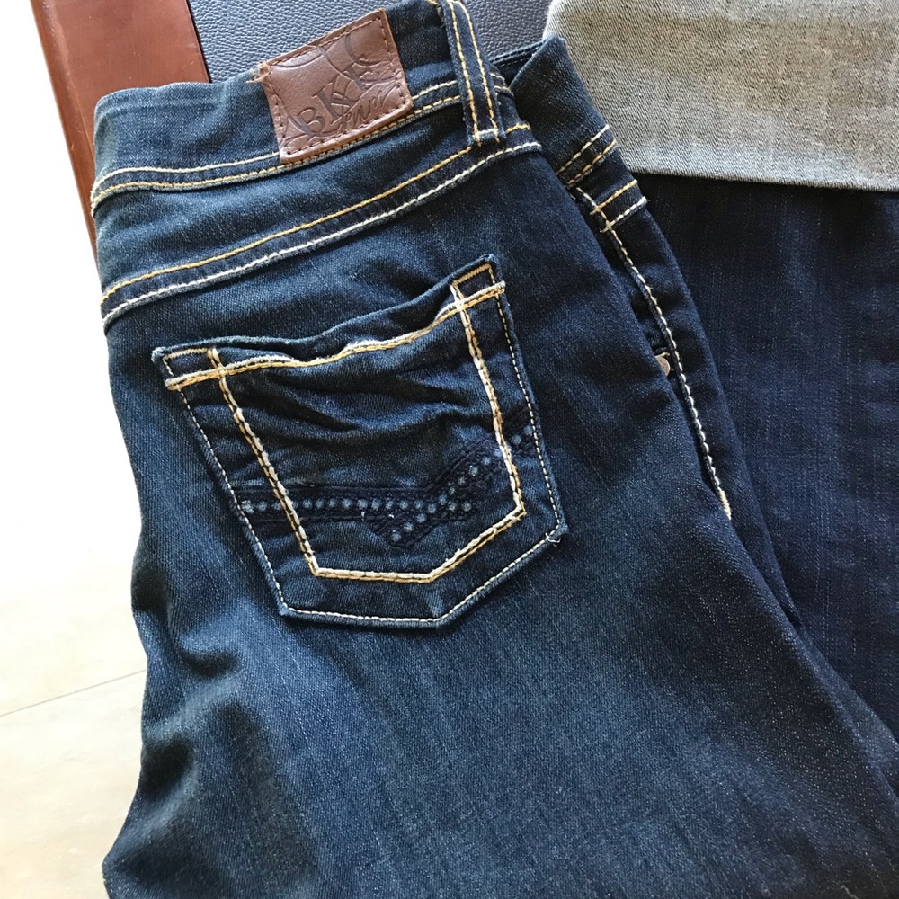 Buckle crop jeans